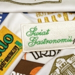hafty na odzieży - logo, napisy